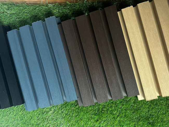 Стеновые реечные панели из ДПК CM Wall Эбен Стеновые реечные панели из ДПК CM Wall Эбен